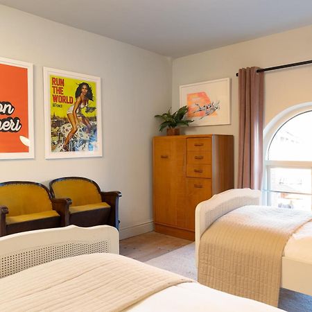 Stylish Seaside Home With King Beds And Parking Scarborough Eksteriør billede