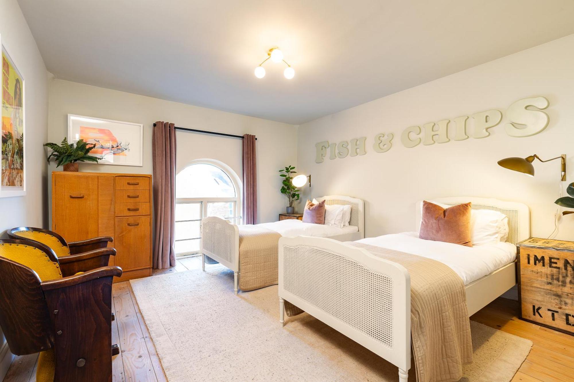 Stylish Seaside Home With King Beds And Parking Scarborough Eksteriør billede